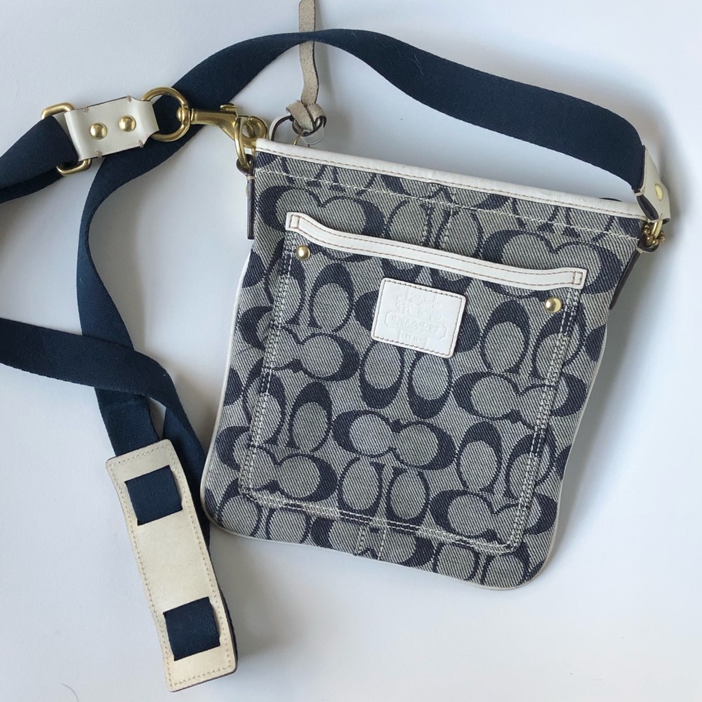 COACH Messenger Crossbody